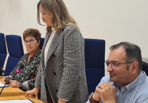 Olga Ameneiro López tomou posesión no pleno da súa acta como concelleira de Terra Galega